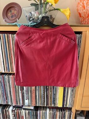 PRICE DROP: NWOT, FINITY STUDIO, 6,lined, BRICK RED LAMBSKIN LEATHER SKT
